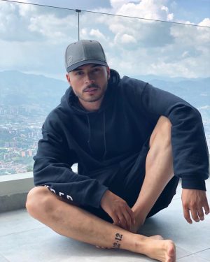 Reykon Instagram - Estamos programados pa hacer cosas grandes y chimbas en la vida, pero alrededor siempre vamos a tener mucho ruido diciéndonos q no podremos!! 🖕🏼fuck pa todos esos ruidos!