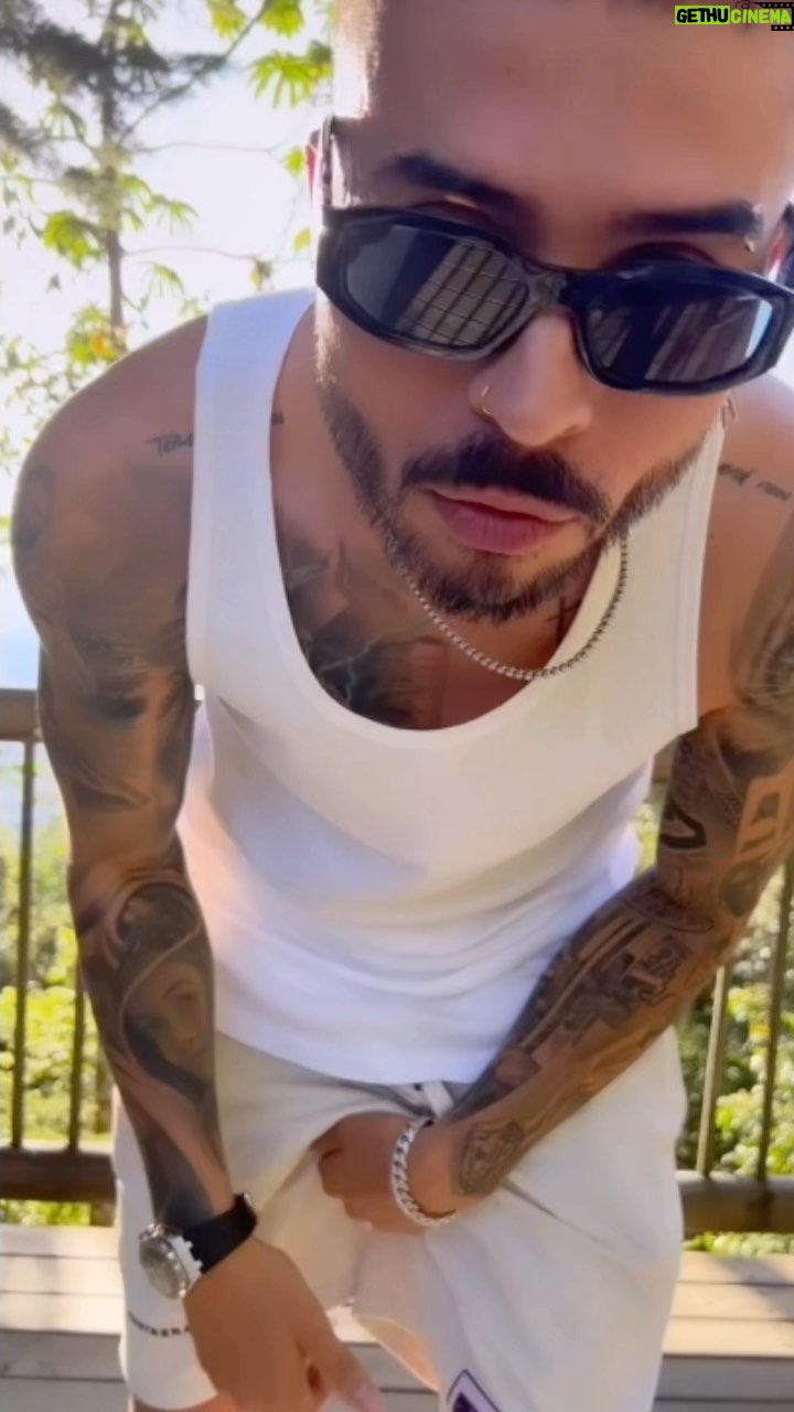 Reykon - 29.2K Likes - Y tú recuerdo me sube a las nubes, cuando contigo en el poblado estuve.
#Medayork Uds me dicen si soltamos esto ya