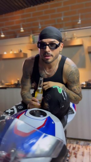 Reykon Instagram - Se viene un álbum q en serio les va a gustar, tiene una vibra hijueeeeeee, es puro reggaeton pa q sepan y este será su intro!!