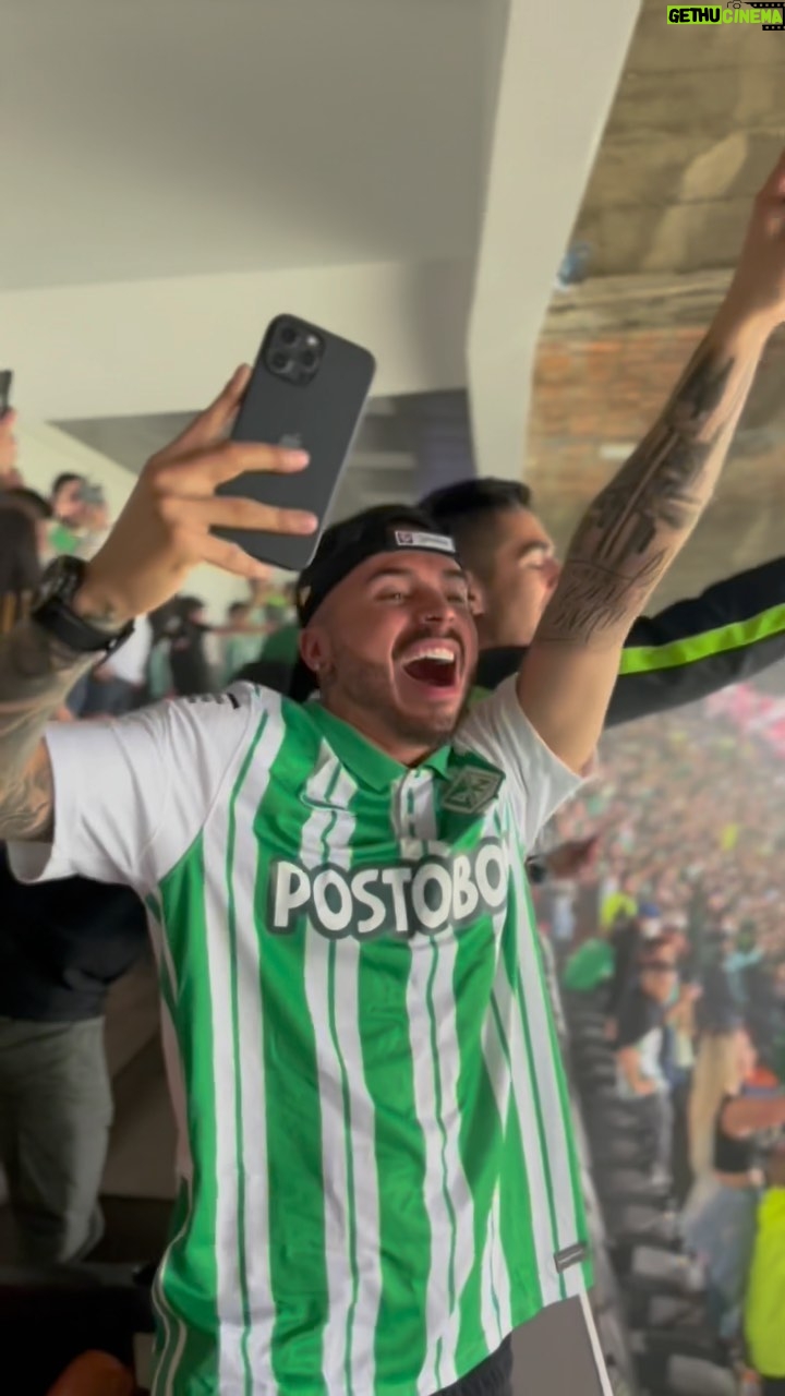 Reykon - 32K Likes - El parche de hoy!! Los q me conocen saben lo q significa el fútbol pa mi! ⚽️⚽️⚽️⚽️⚽️