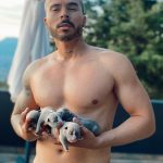 Reykon Instagram - Soy de adoptar perros y uds los saben, la mayoría de mis perros son adoptados pero no puedo negar la felicidad q siento al ser abuelo!! #amorperruno