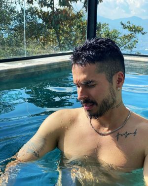 Reykon Instagram - 🏊‍♂️