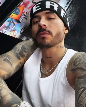 Reykon Instagram - Cuando se comienzan a dar las cosas se siente un fresquito bacano, se sabe q NO es fácil pero tambn se sabe q se puede 

Bendiciones y feliz domingo!