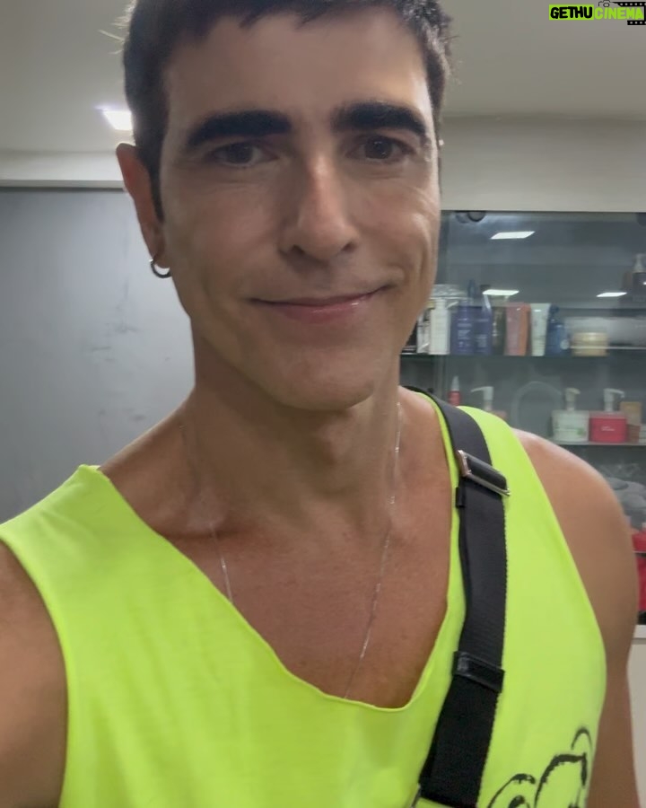 Reynaldo Gianecchini - 50.9K Likes - Olha ele de novo!🐻❤️
@glowshine
