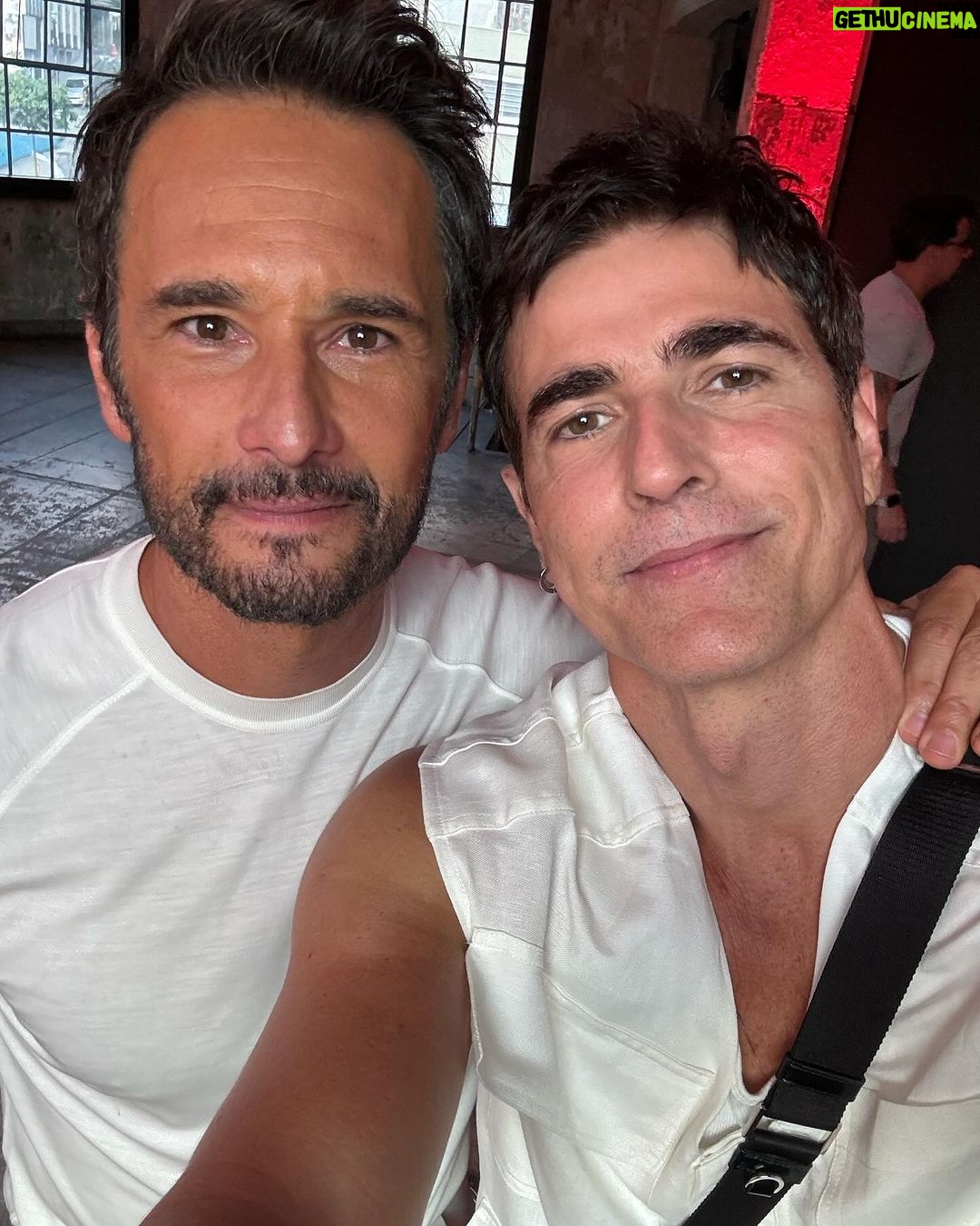 Reynaldo Gianecchini Instagram - Amorins!❤️🔥👊🏻 #bomdiaveronica @netflixbrasil @tainamuller @klarafgcastanho @rodrigosantoro @eumaiteproenca