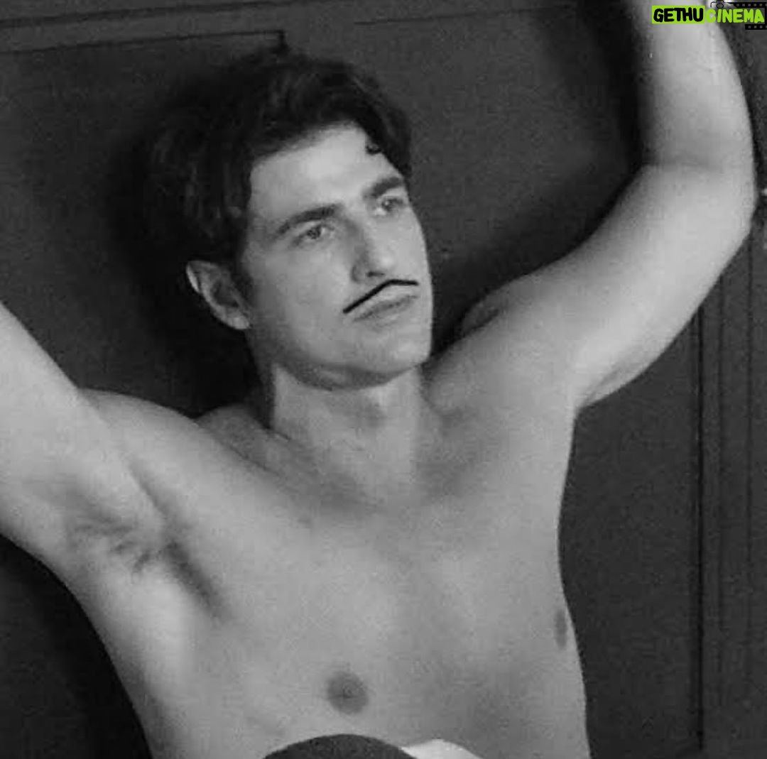 Reynaldo Gianecchini Instagram - Tbt. Xofem! Ensaiando pra ter um bigodim.