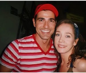 Reynaldo Gianecchini Instagram - Tbt.Matias e Janete?😂
Podia ser ,lembrando q Camila Morgado arrasou mto na primeira temporada de #bomdiaveronica.
Mas essa foto é da época que fazíamos um espetaculo delicioso,em 2009.
Doce deleite.Quem viu?
Direção da nossa amada Marília Pera.