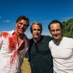 Reynaldo Gianecchini Instagram - Tbt de um dia de muito trabalho!💪🤪 Na foto 2 com nosso diretor Zé Henrique Fonseca,que podia ser o 4° vilão galã! Saudade dessa trupe! @rodrigosantoro @tainamuller @rhaisabatista #bomdiaveronica @netflixbrasil Fotos @talamontefotografia