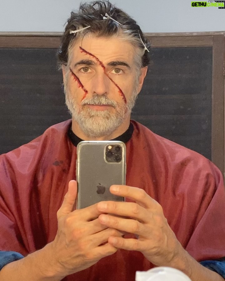 Reynaldo Gianecchini Instagram - Making of! #bomdiaveronica Maio/junho 2023 @netflixbrasil