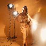 Rhea Kapoor Instagram - 😇 @aliaabhatt 😇 in @anamikakhanna.in custom couture and @birdhichand jewels tonight for @filmfare Glam @puneetbsaini Hair @flavienheldt Assisted @sanyakapoor @junni.khyriem Photo @_psudo_