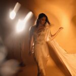 Rhea Kapoor Instagram - 😇 @aliaabhatt 😇 in @anamikakhanna.in custom couture and @birdhichand jewels tonight for @filmfare Glam @puneetbsaini Hair @flavienheldt Assisted @sanyakapoor @junni.khyriem Photo @_psudo_