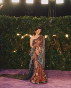 Rhea Kapoor Instagram - PRINCESS 👑 @aliaabhatt in @abujanisandeepkhosla custom couture. wearing @amrapalijewels Assisted @sanyakapoor make up @sandhyashekar hair @amitthakur_hair photos @_psudo_ Managed @vaishalib2907 Riyadh - Kingdom Of Saudi Arabia