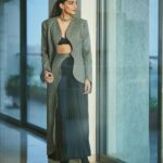 Rhea Kapoor Instagram - Styled with @shereenlovebug Look @maryamomaira Jewellery @zoyajewels Make up @namratasoni @sheldon.santos Mumbai, Maharashtra