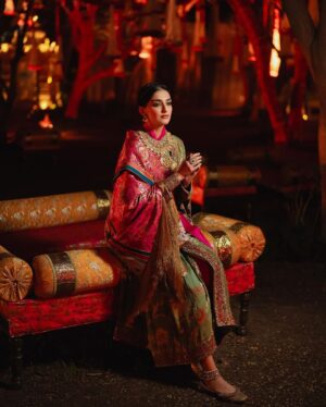 Rhea Kapoor Instagram - Since the night was dedicated to heritage ,Introducing the traditional attire of Ladakh: The Mogos, the primary garment, paired with the Bok cape for warmth, showcases the rich cultural tapestry influenced by the Silk Route. Crafted from silk by artisans of Benaras, this ensemble features intricate phoenix embroidery symbolizing energy and wisdom, with a crane motif representing peace and prosperity.

Also to carry on the theme of heritage I wore jewels from my  @kaveeta.singh @kapoor.sunita and @priya27ahuja  thank you all three for letting me raid your closets. Love you three the most. 

Outfit @namzacouture 
Bag custom @re_ceremonial
Juttis @5_elementsbyradhikagupta
Styling @rheakapoor and @manishamelwani 
Style team @sananver @junni.khyriem
Make up @makeupbyridhi
Hair  @komalvora_
photographer @josephradhik