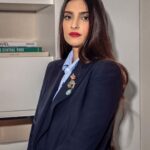 Rhea Kapoor Instagram - For @tommyhilfiger at #nyfw Some times only the classics cut it ⭐️ Earring @amrapalijewels Brooches @roopavohrafinejewellery NYC