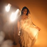 Rhea Kapoor Instagram - 😇 @aliaabhatt 😇 in @anamikakhanna.in custom couture and @birdhichand jewels tonight for @filmfare Glam @puneetbsaini Hair @flavienheldt Assisted @sanyakapoor @junni.khyriem Photo @_psudo_