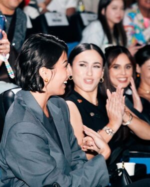 Rhian Ramos Instagram - Premier night madness!!!
Please watch and support IKAW AT AKO! 🙏🏻🤍 In cinemas nationwide starting TODAY!!
Thank you for coming everyone! 😭

📸 @jayzeecezar