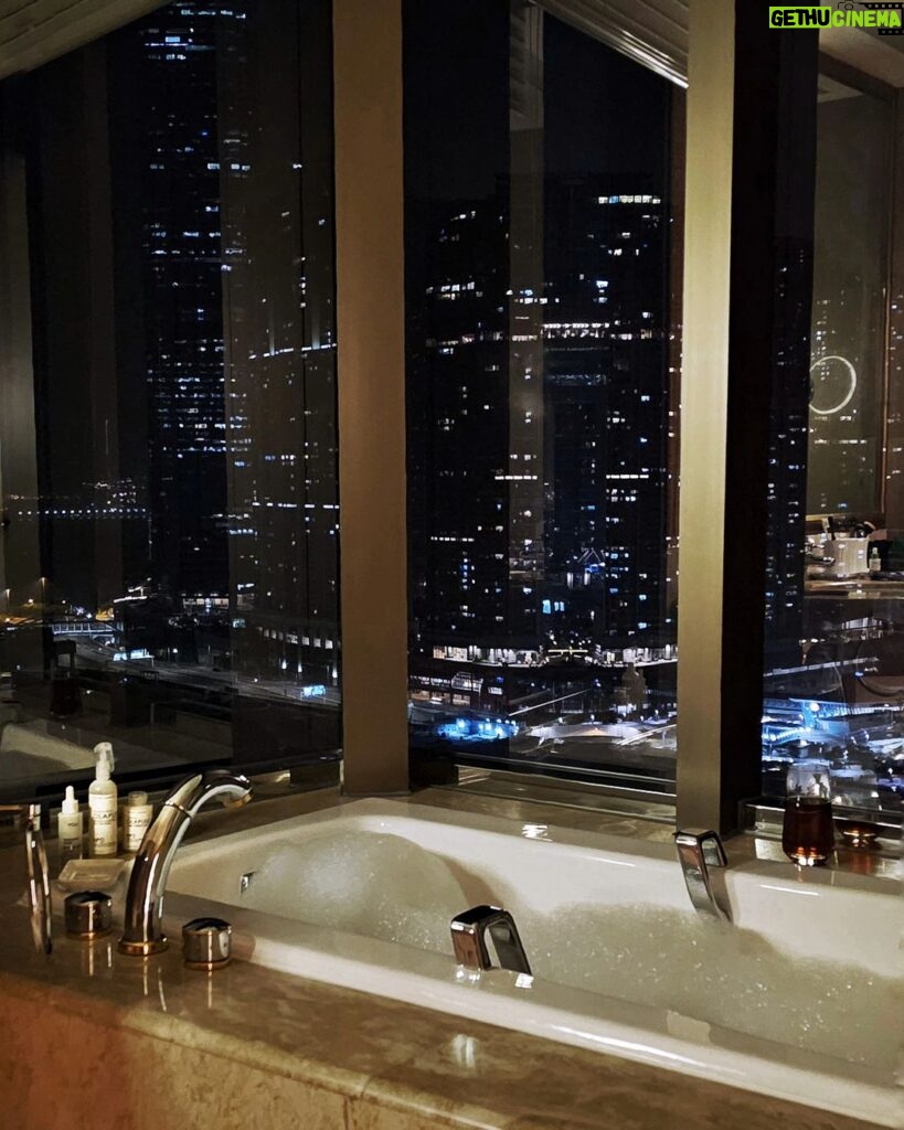 Rhian Ramos Instagram - Bubble bath me time with a view 🤍 Nothing like some skin care, hair care, and solo time to think about the year to come. And what a backdrop @harbourcity is for just that. #HarbourCity ‎ ‎ ‎ ‎ ‎ ‎ ‎ ‎ ‎ ‎ ‎ ‎ ‎ ‎ @youbeauty_ph