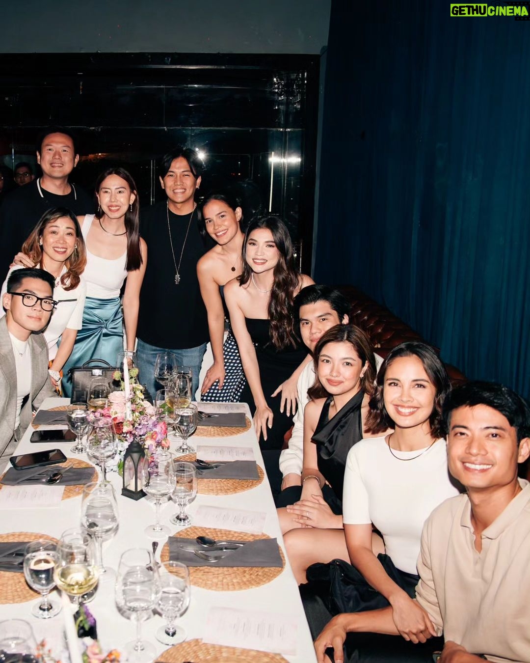 Rhian Ramos Instagram - My EstΓ©e Lauder family threw me an epic birthday party! One for the books! I'm forever treasuring these photos and memories with all my families who came π₯° This life is AWESOME because you are in it π€ β β β β β β β β β β β β β β SRSLY, too many to tag π€―π₯³ Thank you @esteelauderph @sharyn_wong @gaylaochen @maxcollinsofficial @nadinehowell_ @janinamanipol @tomyeung_ @lovipoe @meganbata @mikaeldaez @lianne.valentin @officialtimyap @victoria_belo @dochayden @michelledee @samverzosa @itschrisnick @rainmatienzo @yourwandress @rich_mondyu @cat.ilacad @poshnails_ @ricoargamax @jellypie @ish.delrosario @infinixphilippines @hrss14 @redgynn @whr08 @gmanetwork @michaeluycoco πΈ @jayzeecezar π€