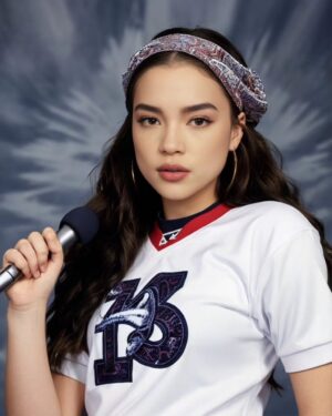 Rhian Ramos Instagram - Turning 33 tomorrow, thought I'd release those pics from the yearbook I never had 😅 Check my stories for the shots where AI had me confused with someone else 😁