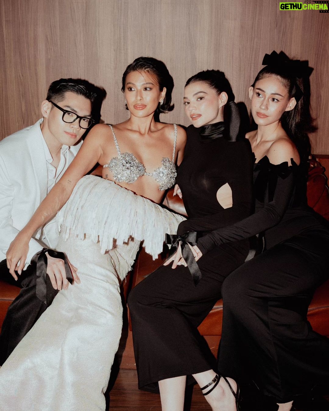 Rhian Ramos Instagram - Out for the evening as @megamagazine launches some big changes π big thanks and big congratulations! #MakeItBig #MakeItMega πΈ @motions_by_isaac XYLO at the Palace, Uptown Bonifacio Global City