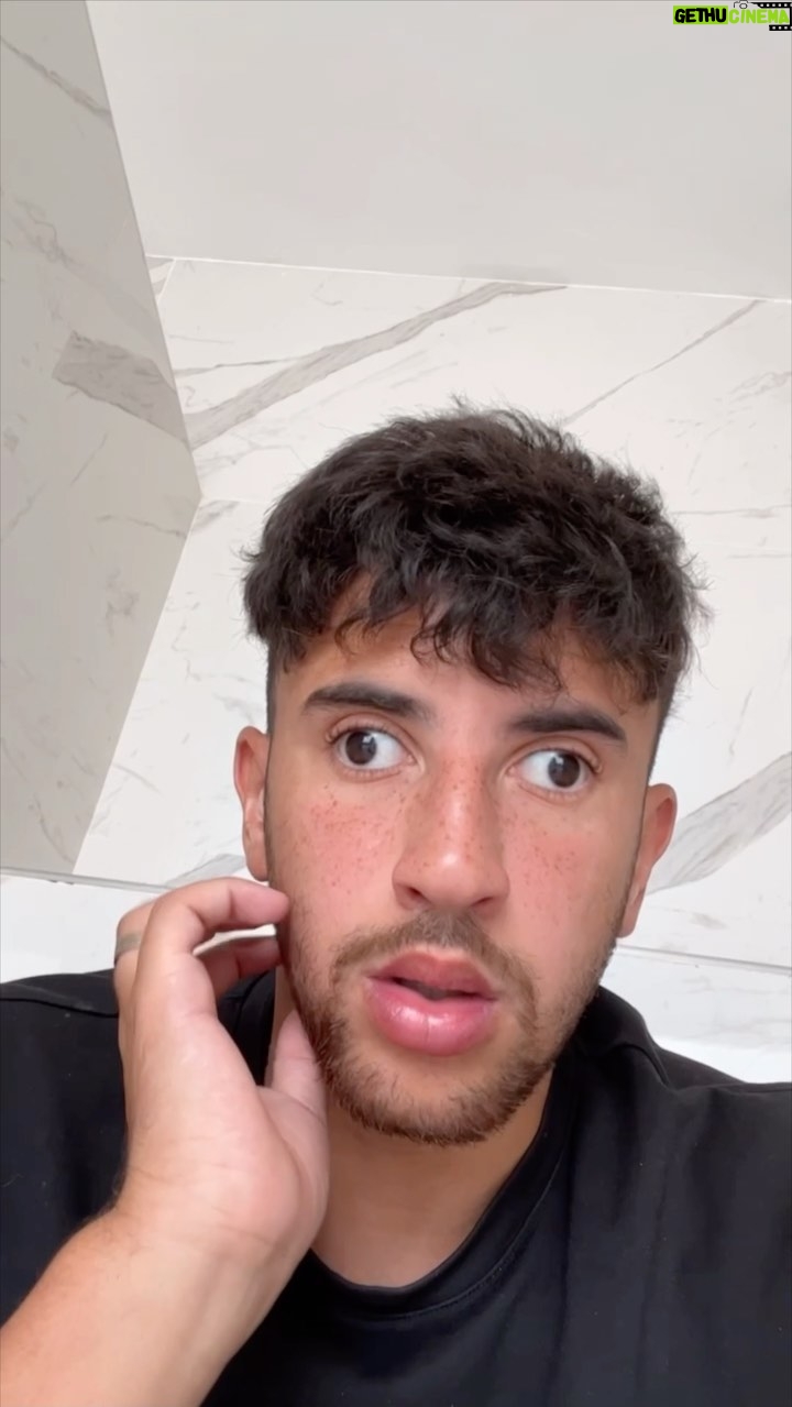 Riadh Belaïche - 239.4K Likes - Un regard bien sombre 🤣🤣🤣