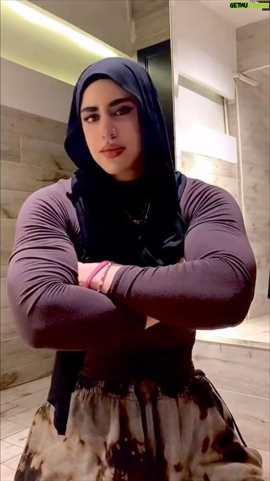 Riadh Belaïche - 1.4 Million Likes - Femme capable 🤣🤣🤣