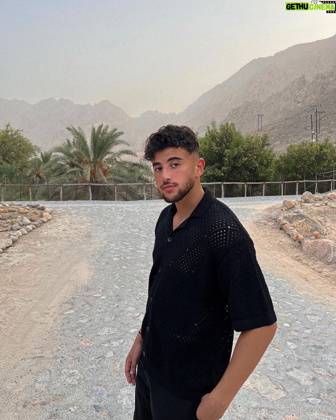 Riadh Belaïche Instagram - أفضل الأشياء تحتاج إلى الصبر Patience