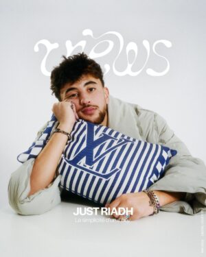 Riadh Belaïche Instagram - Just Riadh à la Une de notre nouvelle cover digitale ✨

Créateur de contenus, vidéaste, humoriste, Just Riadh a parcouru beaucoup de chemin avant de devenir un it boy. Un visage qui plaît désormais aux Maisons de mode, comme aux réalisateurs.
Son surnom est à l'image de la personne qu'il aspire à être. Simple, comme sa mère qui lui a tout appris et dont il est fier: "Son coeur est blanc". Plus tard, il aimerait lui ressembler. Pour l'heure, il semble être sur la bonne voie, lui qui défend avec ardeur la sympathie et la joie comme lignes de conduite: "Ça ne coûte rien, il faut juste être sympa".

2017, Just Riadh débute sur Instagram à une époque où la plateforme est dominée par des contenus essentiellement photographiques. La proposition du jeune créateur détonne et dénote. Au moyen de courtes vidéos de quelques secondes, il parvient à faire rire des millions de personnes. Progressivement, il devient une figure incontournable du 𝐹𝑟𝑒𝑛𝑐ℎ 𝐼𝑛𝑠𝑡𝑎𝑔𝑟𝑎𝑚. À tel point qu’il est choisi par le réseau social pour participer à l’opération “Creators around the world”. Du Japon au Brésil en passant par les Etats-Unis et l’Espagne, Just Riadh s’engage dans un voyage initiatique aux côtés de créateurs de contenu du monde entier. “Tu rencontres quelqu’un qui fait comme toi mais autre part, c’est super intéressant.”

L’interview complète de Just Riadh est à retrouver sur views.fr 🔗

Photographie : @_moiseluzolo 
Assistant photographie : @felix_devaux 
Direction artistique : @irisgzs 
Coordination artistique : @luca_delombre et @ngd______ 
Stylisme : @irisgzs et @luca_delombre 
Production : @selimmoundy et @alicemtg 
Make-up : @oceanesusini 
Interview : @nouma_ben 
Graphisme : @duchesse_bonzi