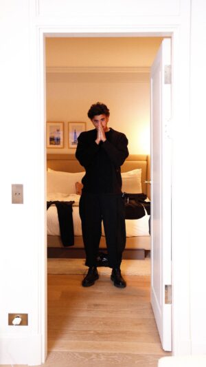 Riadh Belaïche Instagram - GQ Behind The Style : @justriadh nous a ouvert les portes de sa préparation juste avant de se rendre à la cérémonie des Hommes de l’année GQ au @kimptonsthonore. On a parlé de son style et ses inspirations. @loicprigent en a, lui aussi, profité pour lui poser une question. 
#GQMOTYFR
__
Réalisation : @aureliechantelly
Social Media Editor : @sarata_drm
Interview : @lea.diquero

Responsable du Développement : @mathiasholst
Producteurs : @amaurydlcb @balthazar_chuffart  @mathilde.romejko
Motion Designer : @del__gabriel
Responsable de la programmation : @stephanieamayaa
Responsable des opérations vidéos : @axelledbdts
Directeur de la vidéo : Thomas Leroy

Head of editorial content : @pam_boy
Casting & Entertainment : @wintagme