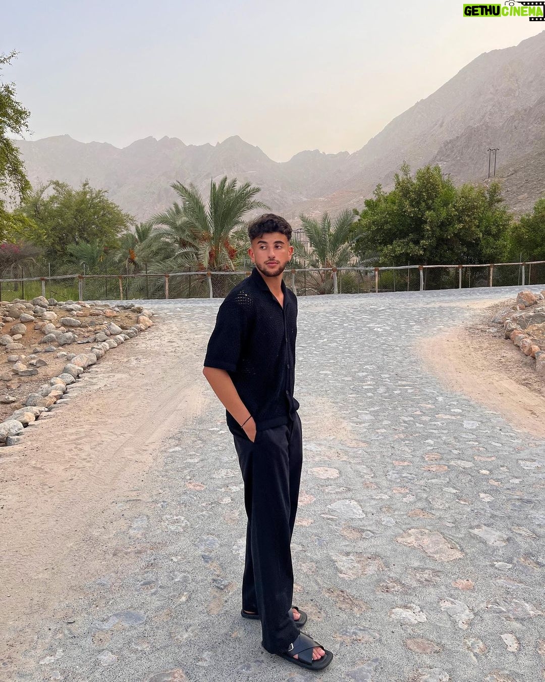 Riadh Belaïche Instagram - أفضل الأشياء تحتاج إلى الصبر Patience