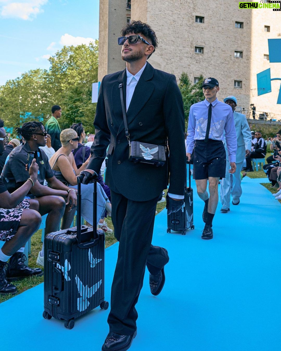 Riadh Belaïche - 3 Likes - 3 Paradis 🕊️✨
Merci @emerictchatchoua pour la confiance 🤲🏼
Photo :
📸 @alexipav
📸 @storyofmarco
Vidéo :
📹 @islawson