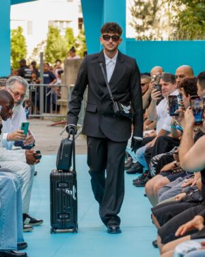 Riadh Belaïche Instagram - 3 Paradis 🕊️✨

Merci @emerictchatchoua pour la confiance 🤲🏼

Photo : 

📸 @alexipav 

📸 @storyofmarco 

Vidéo :

📹 @islawson