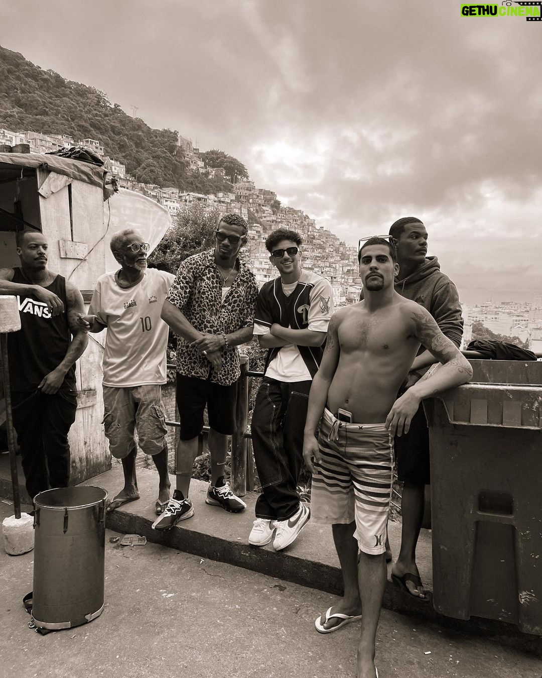 Riadh Belaïche Instagram - Cidase de Deus 🇧🇷 Favelas Rio