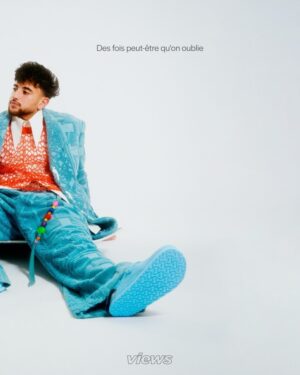 Riadh Belaïche Instagram - Just Riadh à la Une de notre nouvelle cover digitale ✨

Créateur de contenus, vidéaste, humoriste, Just Riadh a parcouru beaucoup de chemin avant de devenir un it boy. Un visage qui plaît désormais aux Maisons de mode, comme aux réalisateurs.
Son surnom est à l'image de la personne qu'il aspire à être. Simple, comme sa mère qui lui a tout appris et dont il est fier: "Son coeur est blanc". Plus tard, il aimerait lui ressembler. Pour l'heure, il semble être sur la bonne voie, lui qui défend avec ardeur la sympathie et la joie comme lignes de conduite: "Ça ne coûte rien, il faut juste être sympa".

2017, Just Riadh débute sur Instagram à une époque où la plateforme est dominée par des contenus essentiellement photographiques. La proposition du jeune créateur détonne et dénote. Au moyen de courtes vidéos de quelques secondes, il parvient à faire rire des millions de personnes. Progressivement, il devient une figure incontournable du 𝐹𝑟𝑒𝑛𝑐ℎ 𝐼𝑛𝑠𝑡𝑎𝑔𝑟𝑎𝑚. À tel point qu’il est choisi par le réseau social pour participer à l’opération “Creators around the world”. Du Japon au Brésil en passant par les Etats-Unis et l’Espagne, Just Riadh s’engage dans un voyage initiatique aux côtés de créateurs de contenu du monde entier. “Tu rencontres quelqu’un qui fait comme toi mais autre part, c’est super intéressant.”

L’interview complète de Just Riadh est à retrouver sur views.fr 🔗

Photographie : @_moiseluzolo 
Assistant photographie : @felix_devaux 
Direction artistique : @irisgzs 
Coordination artistique : @luca_delombre et @ngd______ 
Stylisme : @irisgzs et @luca_delombre 
Production : @selimmoundy et @alicemtg 
Make-up : @oceanesusini 
Interview : @nouma_ben 
Graphisme : @duchesse_bonzi