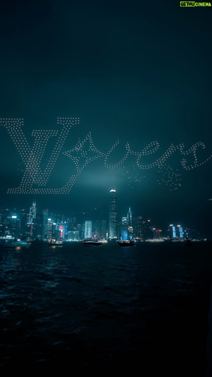 Riadh Belaïche Instagram - Just Lv ✨ la boucle est bouclée petit résumé du 2ème défilé de @pharrell pour @louisvuitton à Hong Kong une collection qui avait pour thème « Surf » 🏄♂️ 👀 C’était un spectacle.. Tout était dingue 🌟 #lvmenprefall24 #LouisVuitton @_gio.b a la D/A ☝️ Hong Kong China