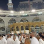 Riadh Belaïche Instagram - Là, où tu ne peux différencier le riche du pauvre car tous vêti de la meme manière. 🕊️ Là, où tout ce qui compte c’est ton comportement et tes bonnes actions. 🤲🏼✨ Je vis un rêve et plus je monte plus je cherche à garder les pieds sur terre. Chaque année je demande la même chose, que Dieu m’aide à devenir une personne meilleure. 🤍 Apprendre, se cultiver, sans étaler son peu de savoir. Aider son prochain le plus possible sans que personne ne le sache. 💫 La quête de toute une vie. Que Dieu nous donne la sincérité dans nos intentions et nos actes. Qu’Il nous protège d’être un mal pour les autres et pour nous même. Ameen Mecca, Saudi Arabia