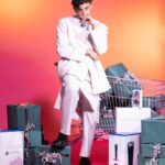 Riadh Belaïche Instagram - CONCOURS DE NOËL TERMINÉ 🎄🍬 (Restez branché d’autres surprises arrivent bientôt 🔜) 📸 @alexipav Paris, France