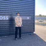 Riadh Belaïche Instagram - Il y a une semaine, la team @boss nous a proposé de faire ressortir notre lumière intérieure à travers une journée intense en émotion ; pour découvrir le nouveau parfum #BOSSBottled Elixir. Merci, j’ai eu l’impression d’être pilote pendant quelques heures, c’était dingue! #BeYourOwnBOSS #RevealYourInnerLight