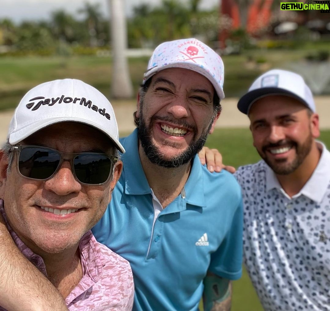 Ricardo Margaleff Instagram - Tremendo bloqueador que alborotaš„.. Mis amigos.. uno de mis Motivos!!! En @paraisocountryclubmx
