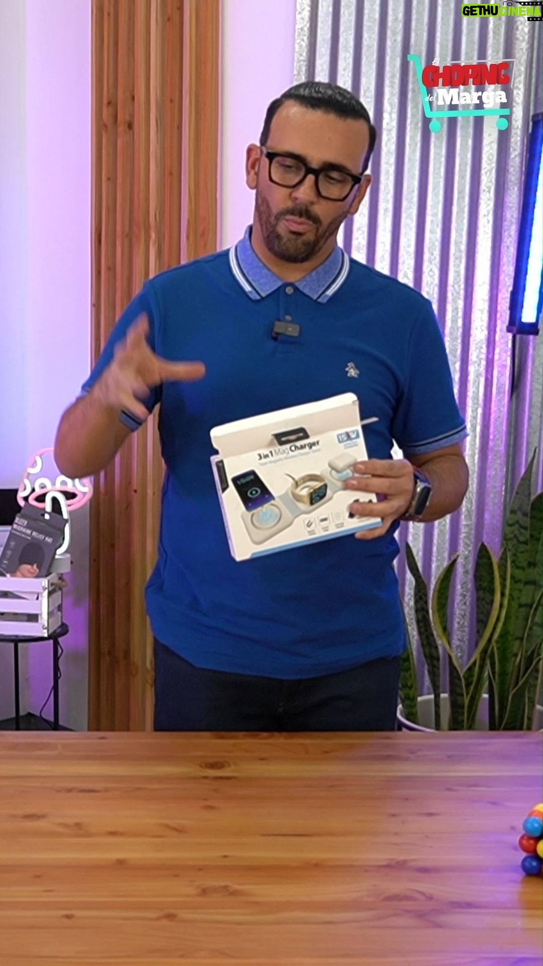 Ricardo Margaleff Instagram - Me encontré con esta joya: una base de carga que permite cargar el iPhone, AirPods y el Apple Watch al mismo tiempo. Para que no te de el bajón…de batería. Bastante recomendable. #choping #elchopíngdelmarga #margaleff #ricardomargaleff #Amazon #compulshopper #shopping #shoponline #charger #cargadorinalámbrico #kitviajero