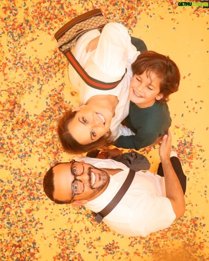 Ricardo Margaleff Instagram - Amor @annhane Hoy celebro tu vida, hoy doy gracias a Dios por tu existencia, por tu paso en este planeta, doy gracias por ser testigo de la gran mujer que eres y de todo el amor que le pones a las cosas, pero principalmente, doy gracias por ser testigo del amor que le entregas a todo el que se cruza en tu camino, eres la mejor amiga, compañera, mamá, hija, esposa y maestra de vida que alguien pudiera imaginar, honesta siempre contigo y con los demás, congruente en lo que piensas y sientes con respecto a lo que haces y como te muestras con todo el mundo, celebro tu vida, celebro tu nombre, celebro cada paso que das y me siento el hombre más afortunado del mundo por caminar a tu lado, le pido a Dios que nos de vida para seguir celebrando a esa hermosa mujer que tiene la sonrisa MÁS hermosa del mundo y que no deja de sorprenderme todo el tiempo con ese maravilloso y ácido sentido del humor, sigue disfrutando de la vida como hasta ahora y sigue marcándonos a todos con tu alegria y tu amor a todo el que se cruce en tu camino ¡FELIZ CUMPLEAÑOS HERMOSA ESPOSA TE AMO CON TODA EL ALMA!