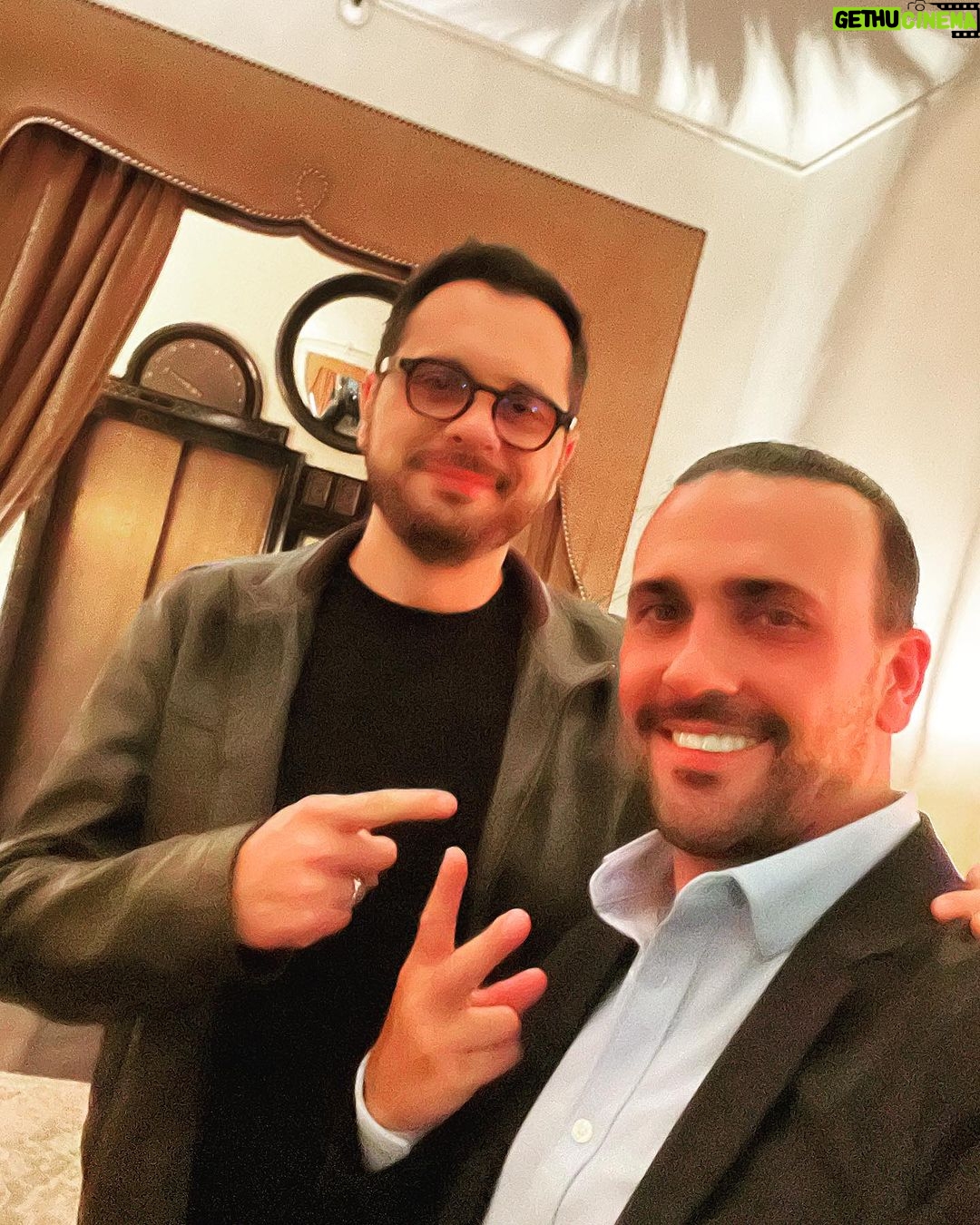 Ricardo Margaleff Instagram - Aquí nomaaas!!! #ufff #la #soldout #queagustisidad Chateau Marmont