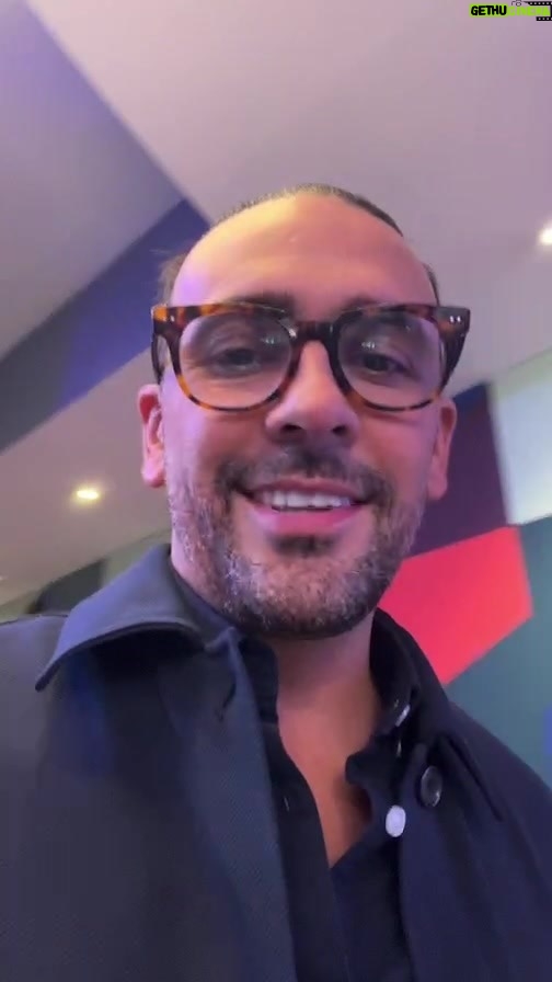 Ricardo Margaleff Instagram - EN UNOS MINUTOS NOS VEMOS EN EL NOTICIERO DE EL SEÑORÓN @genarolozano Gracias por recibirnos para platicar de las fechas de la gira de @mecaigoderisaof !!!