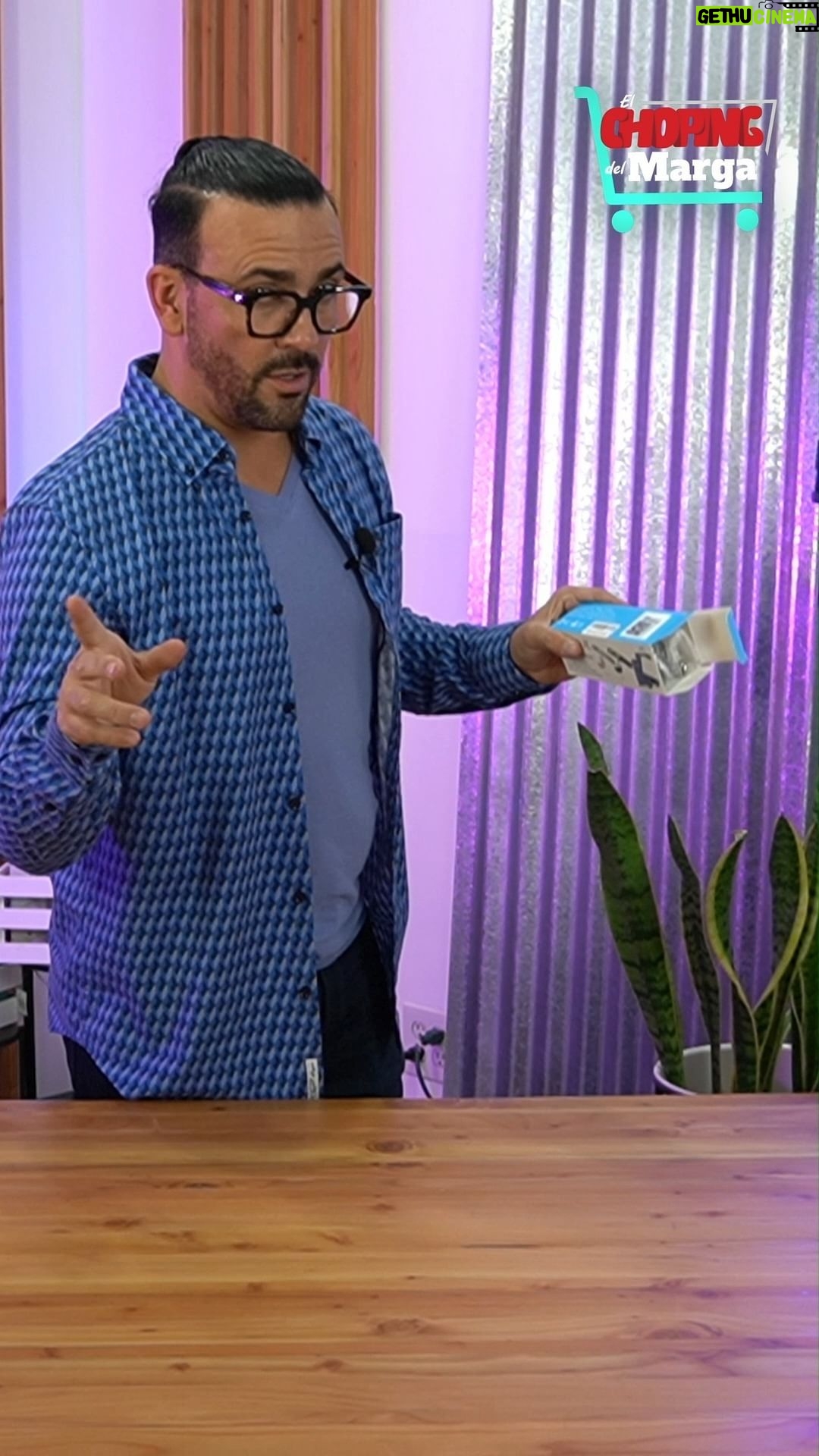 Ricardo Margaleff Instagram - Me aventé este otro producto para viajeros, la báscula digital portátil, para que sepas exactamente cuánto pesa tu maleta, y no te cobren sobrepeso. #bascula #ricardomargaleff #elchopingdelmarga