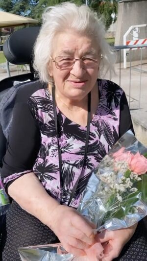 Riccardo Dose Instagram - Oggi è venuta a mancare mia nonna, una persona con la quale ho condiviso dei momenti incredibili durante tutta la mia infanzia e adolescenza, perciò ho deciso di ricordarla con questo video.
Oggi è un giorno veramente triste per me, ma allo stesso tempo questo giorno ha sancito la fine di tutta la sua sofferenza. 
Questa volta avevi ragione, sarebbe stata l’ultima volta che ci saremmo visti, spero di essere stato un nipote di cui andare fiera, anche perché tu come nonna non mi hai mai fatto mancare nulla. 
Ti amo nonna Ada, grazie per tutto quello che mi hai insegnato, anche se in questo momento sento solo un grandissimo vuoto dentro.