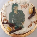 Riccardo Dose Instagram - BREVE TUTORIAL SUL COME ROVINARE IL GIORNO DEL VOSTRO COMPLEANNO. Chiamateci e vi verremo a consegnare le torte io e @danieldaddetta
