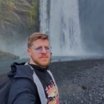 Riccardo Dose Instagram - Il vichingo più tamarro di tutta l’Islanda. Grazie a @sivola.it per questo viaggio senza senso.