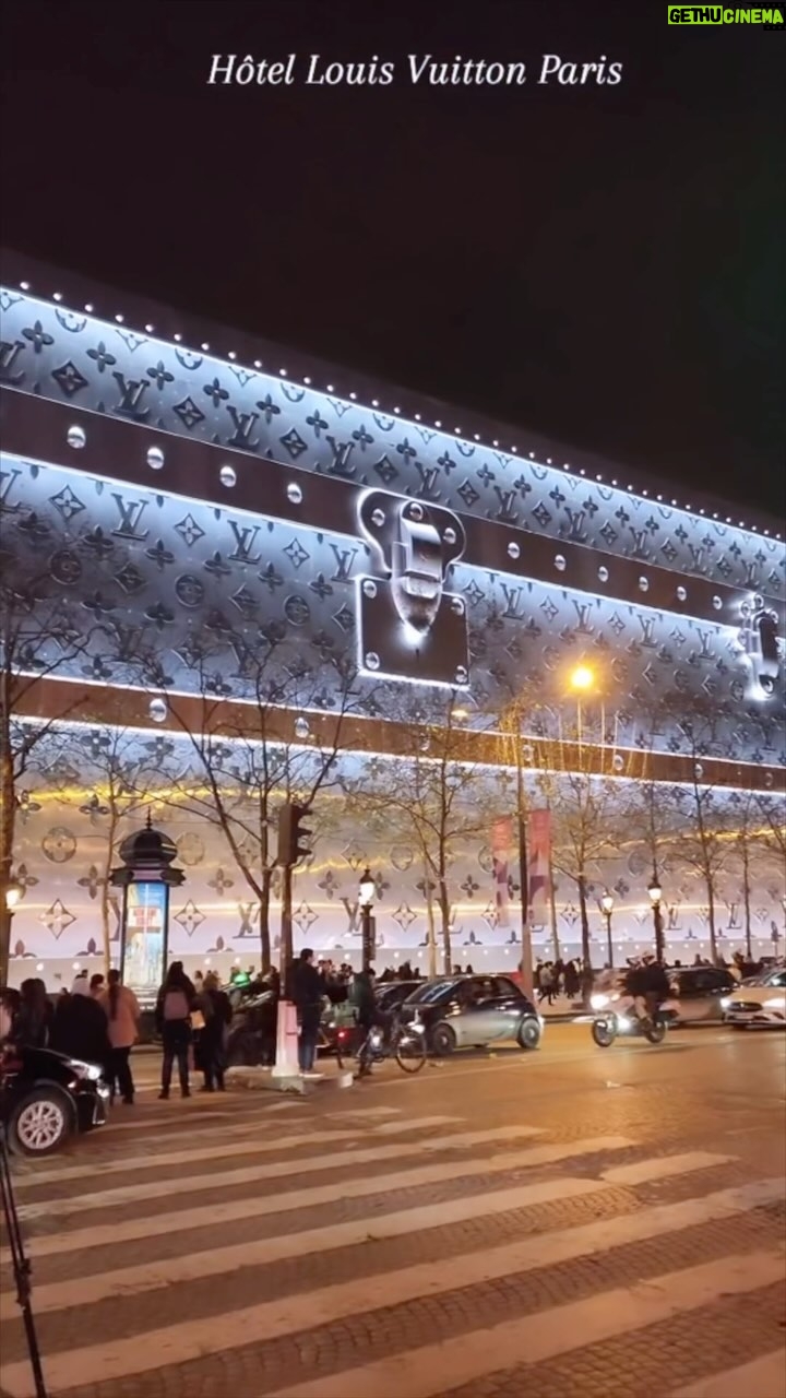 Riccardo Dose - 111K Likes - QUESTO È L’HOTEL SEGRETO DI LOUIS VUITTON CHE APRIRÀ TRA DUE ANNI! SONO SENZA PAROLE 😅