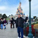 Riccardo Dose Instagram - Il vostro principe ha conquistato Disneyland Paris 🫶 @disneylandparis #DisneylandParis #Suppliedby
